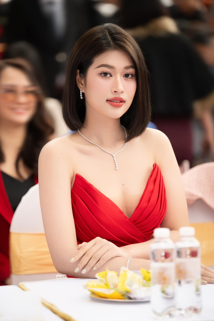 Nhan sắc ngọt ngào của Hoa hậu Thiên Ân khi đi dự sự kiện. Ảnh: FBNV