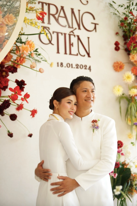 Lễ ăn hỏi của Cao Thiên Trang và chồng doanh nhân. 