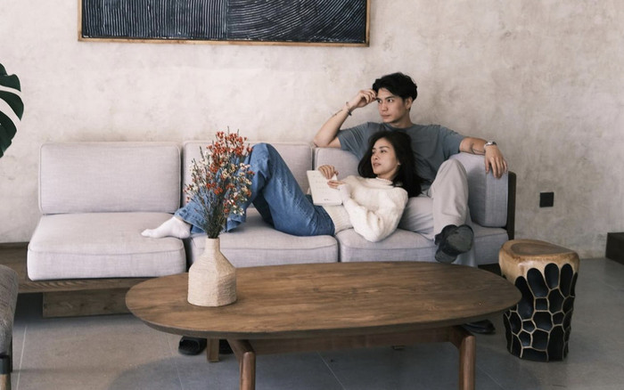 Nữ đại gia U50 được chồng trẻ 'cưng như trứng mỏng': Mang đồ ăn tận giường, tặng xe 4 tỷ Ảnh 2