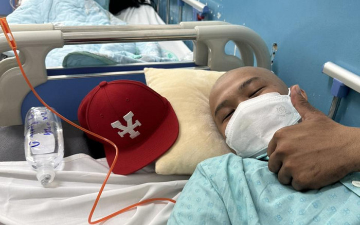 Trạng thái buồn khi chiến đấu chống ung thư của Long Nón Lá khiến bạn bè hoảng hốt Ảnh 2