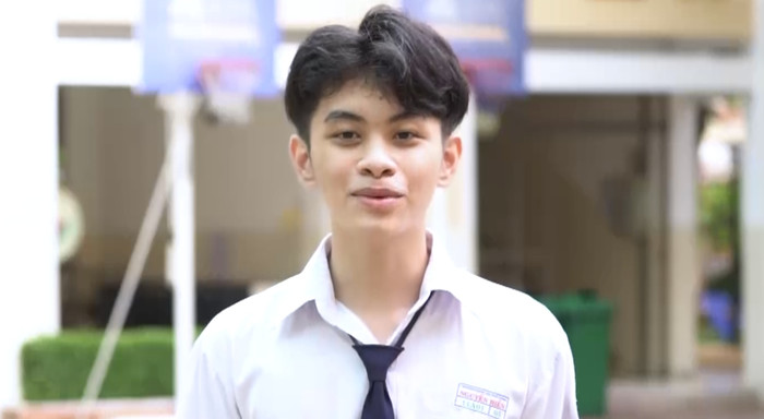 Nam sinh Huỳnh Quốc Đông