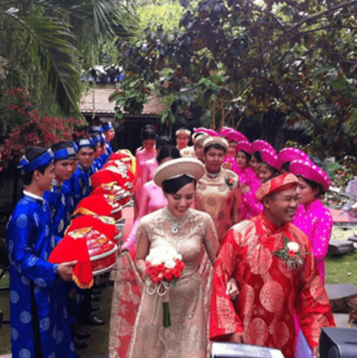 Cưới doanh nhân gia thế khủng, Á hậu Dương Trương Thiên Lý bước vào cuộc sống sang giàu.