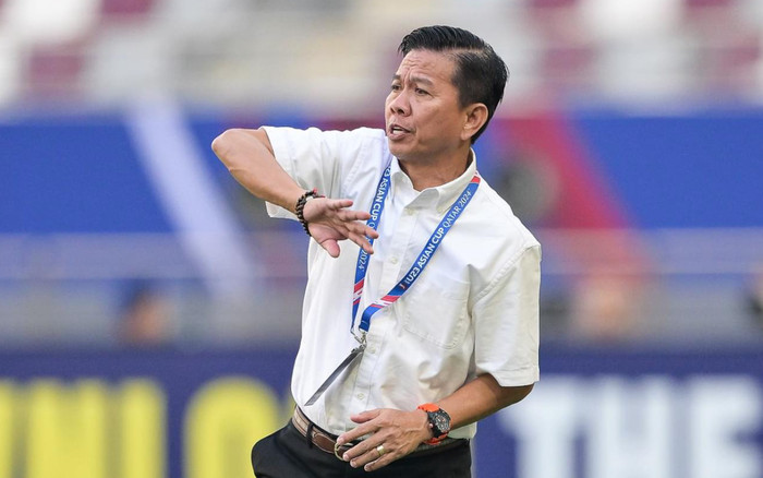 HLV Hoàng Anh Tuấn cao tay hơn HLV Troussier dù nhận lương kém xa Ảnh 2