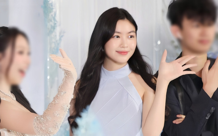 Con gái Quyền Linh gây chú ý với phong cách tiểu thư Ảnh 2