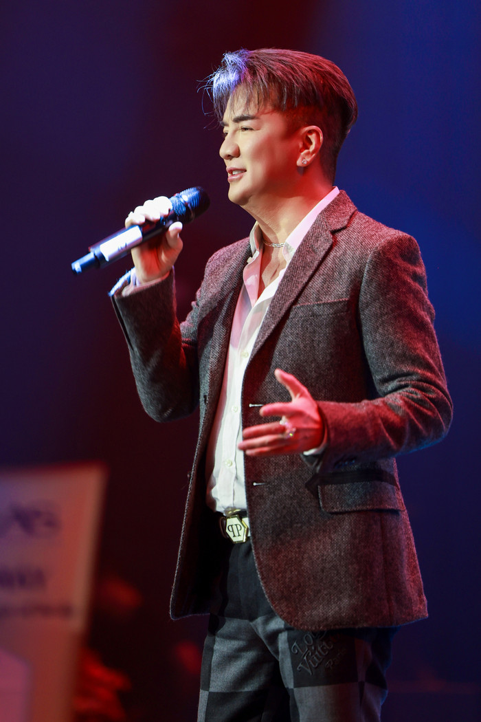 Đàm Vĩnh Hưng có mặt tại Hà Nội tham dự họp báo Đỉnh cao âm nhạc 2024. 