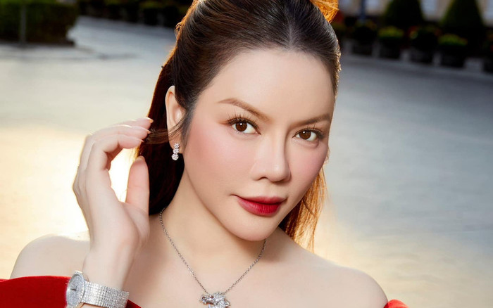 Lý Nhã Kỳ chữa bệnh bằng cách của người siêu giàu, khó ai có thể bì kịp Ảnh 2