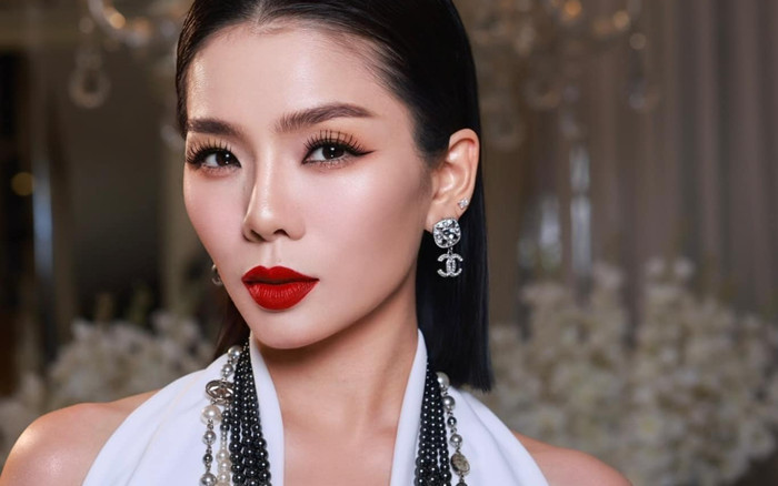 Lệ Quyên khoe visual sắc bén, ẩn ý về việc đối diện với ai đó? Ảnh 2