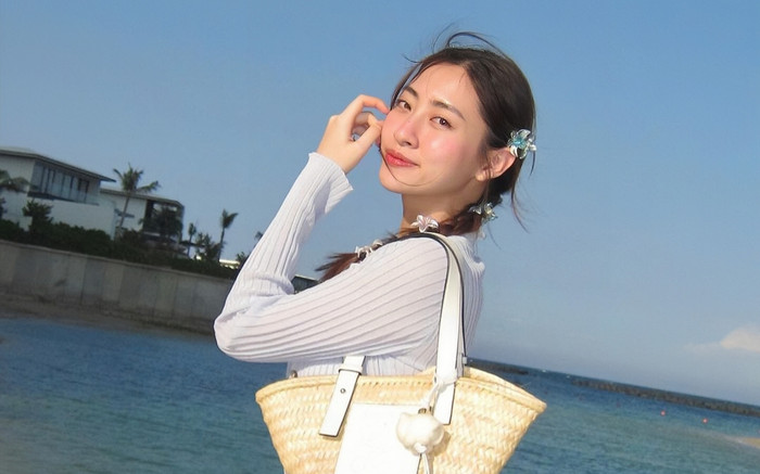 Lương Thùy Linh chuộng phong cách nửa kín nửa hở Ảnh 2