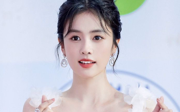 Bạch Lộc bị đàn em lấn lướt khi chung khung hình Ảnh 2