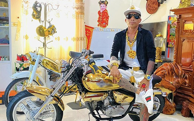 Đại gia An Giang thích đeo 50 cây vàng khi đi ra đường, lý do khiến nhiều người ngỡ ngàng Ảnh 2