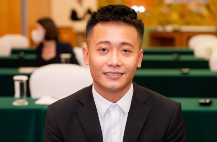 Sức hút của Quang Linh Vlogs không phải dạng vừa. Hiện anh đang sở hữu trang cá nhân với gần 2 triệu người theo dõi, hơn 850 nghìn lượt thích, kênh Youtuber với gần 3,9 triệu lượt đăng ký. Từng video được anh đăng tải đều thu về lượt xem khủng.