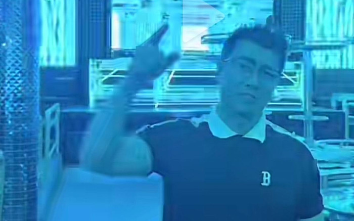 Bất ngờ cuộc sống hiện tại của nam ca sĩ Việt có cát-xê gần 100 triệu, từng tuyên bố vỡ nợ Ảnh 2