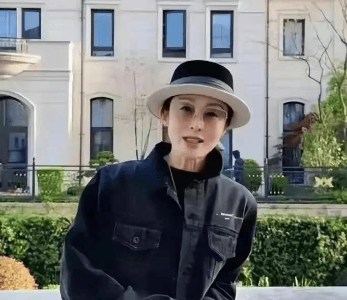 Thực tế đây mới là hình ảnh của diễn viên Trương Mẫn. Ảnh: Sưu tầm.