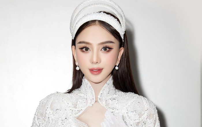 Lâm Khánh Chi nói gì khi bị so sánh với những người đẹp chuyển giới khác? Ảnh 2