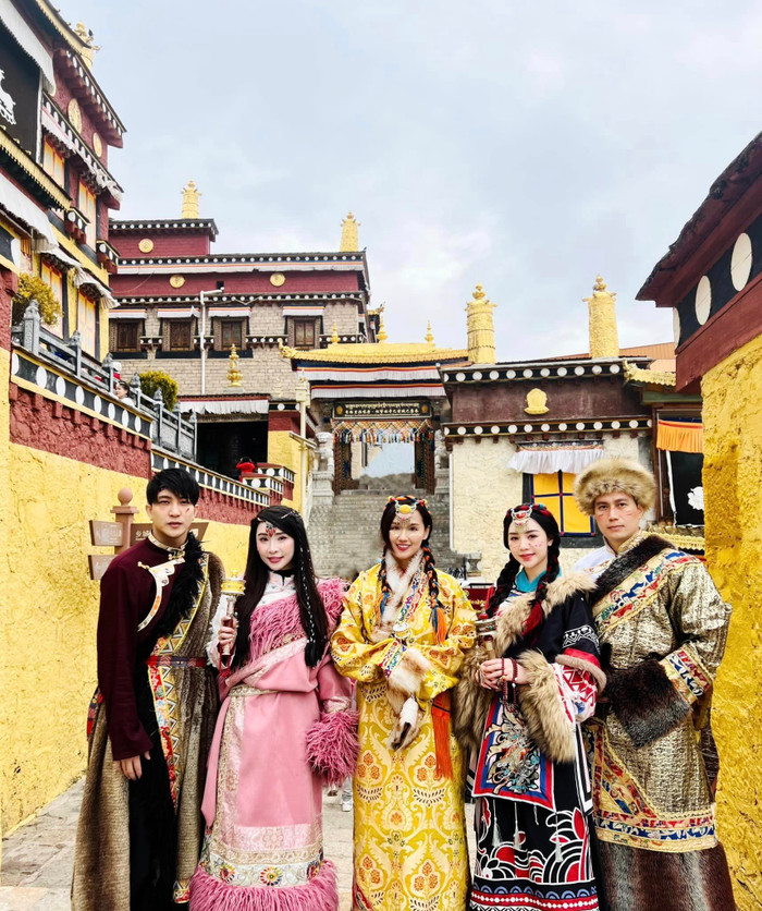 Việt Anh và Quỳnh Kool vướng tin đồn hẹn hò