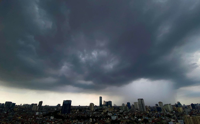 Bắc Bộ mưa dông trước khi bước vào đợt nắng nóng kéo dài Ảnh 2