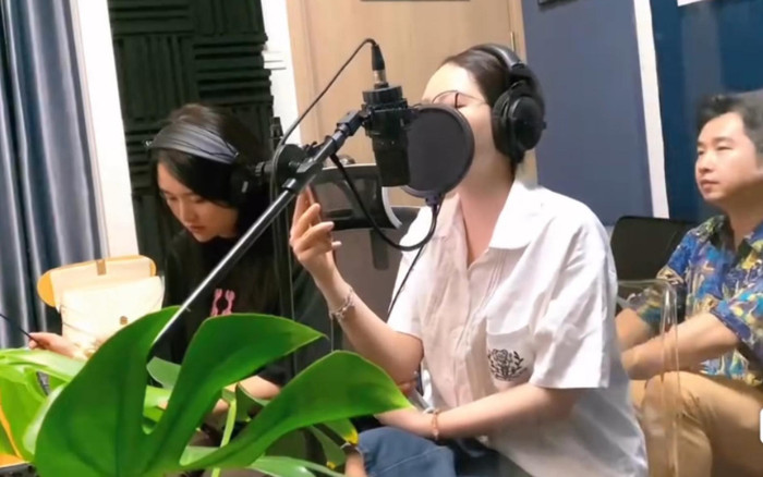 Ca sĩ Bảo Anh hạnh phúc bên chồng: 'Hai đứa dạo này đỡ cãi nhau' Ảnh 2