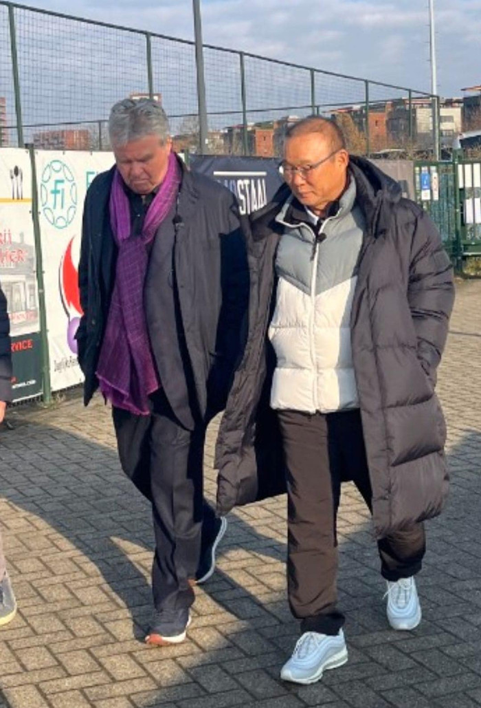 HLV Park Hang Seo tái ngộ HLV Hiddink.