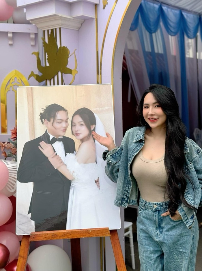 Sau trò đùa làm đám cưới, Phạm Thoại bị người chị em thân thiết ghét ra mặt Ảnh 1