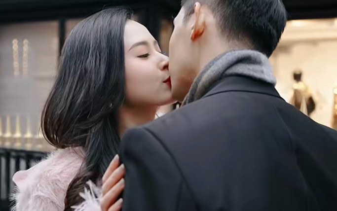 Midu hôn chồng say đắm, tiết lộ thêm thông tin về 'nửa kia' Ảnh 2