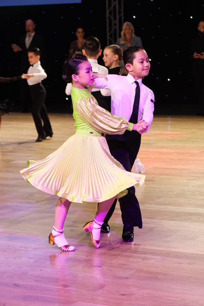 Đoạt huy chương vàng dancesport lần 2, quý tử nhà Khánh Thi xin duy nhất món đồ này Ảnh 1