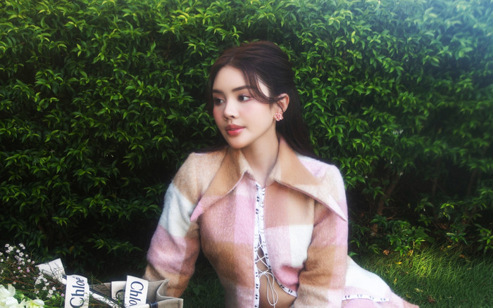 Phong cách chuẩn 'quý cô điệu đà' của học trò Bùi Quỳnh Hoa Ảnh 2