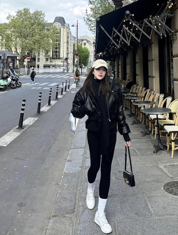 Thiều Bảo Trâm lộ rõ sự hạnh phúc, vui vẻ khi được bạn trai nuông chiều trong chuyến đi du lịch. Ảnh: FBNV