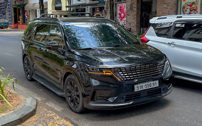 Ngân 98 và Lương Bằng Quang sử dụng xe tiền tỷ đến làm việc tại Sở TT&TT TP.HCM Ảnh 2