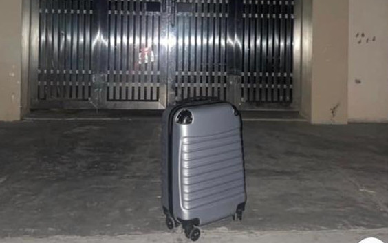 Mất 8 tiếng mới về đến nhà chơi lễ vì tắc đường, chàng trai nhận cái kết 'ngớ người' Ảnh 2