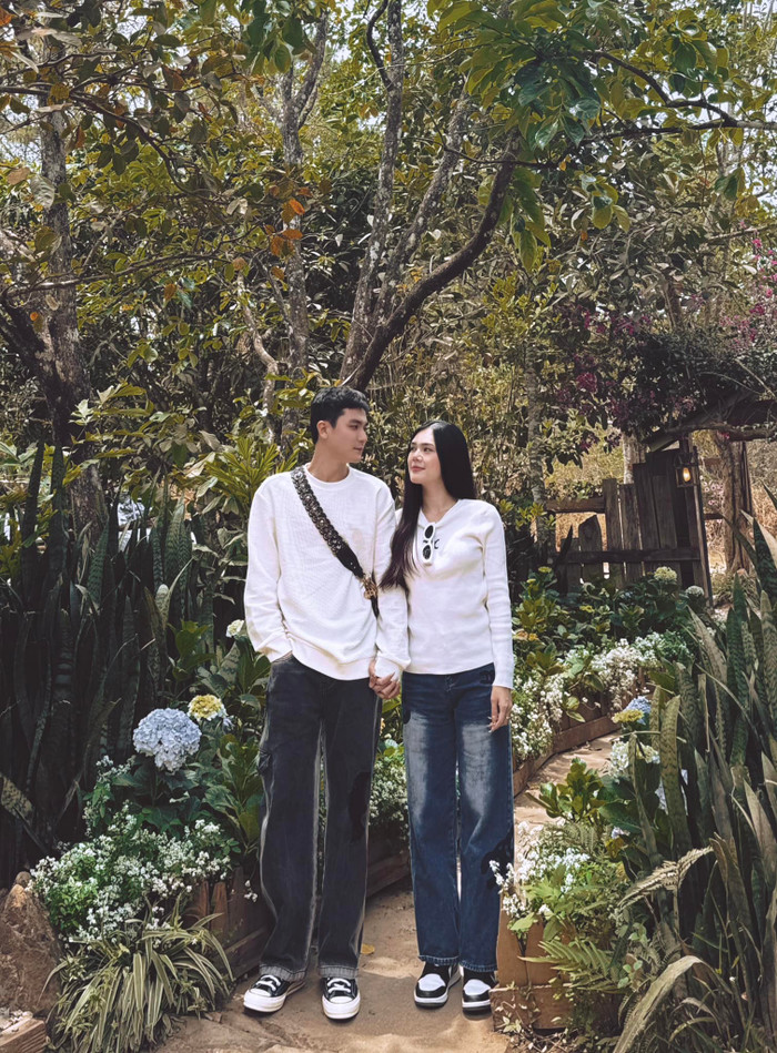 Trong nhiều khung hình được chia sẻ, nhiều người nhận thấy tủ đồ của Ngọc Trinh đã thay đổi rõ rệt sau khi trở thành 'hoa đã có chủ'.