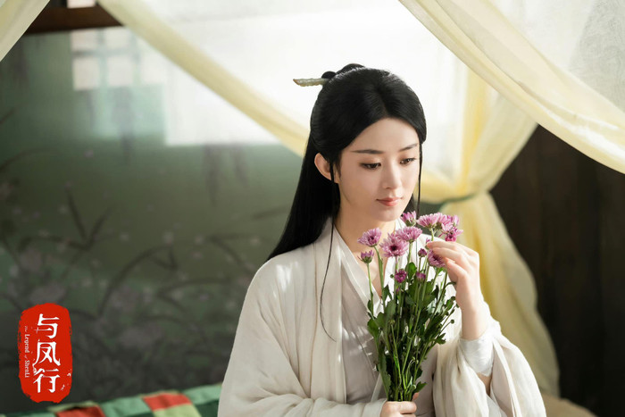 Triệu Lệ Dĩnh nhận về nhiều tranh cãi khi quyết định đóng Dữ Phượng Hành.