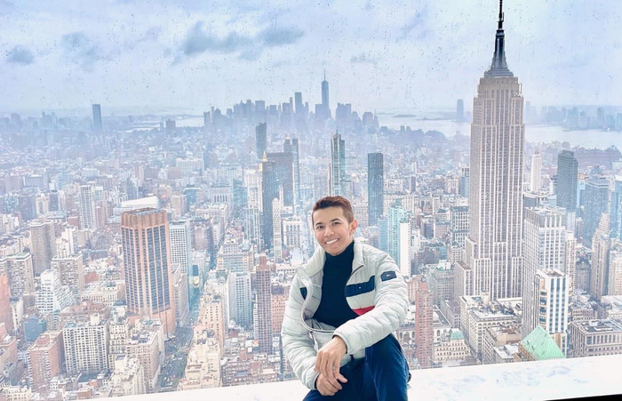 Kasim Hoàng Vũ luôn tỏa ra nguồn năng lượng tích cực, hiện anh sinh sống ở nước Mỹ cùng vợ và hai con. Ảnh: FBNV