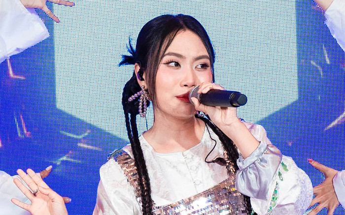 Phương Mỹ Chi phản ứng ra sao khi gặp lại 'tình cũ' trong show diễn? Ảnh 2