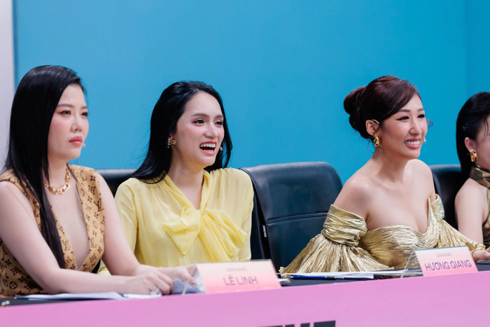 Hoa hậu Hương Giang hào hứng với phần thi của nhiều thí sinh tiềm năng.