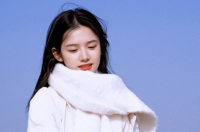 'Gà cưng' của Châu Tấn - Trần Khôn xếp chót trong BXH. Cô nàng ghi dấu ấn với một số dự án phim ăn khách như Nhất Kiến Khuynh Tâm, Chiếc Bật Lửa Và Váy Công Chúa, Anh Ấy Bước Ra Từ Ánh Lửa, Em Người Mà Tôi Đã Đánh Mất (điện ảnh)... 