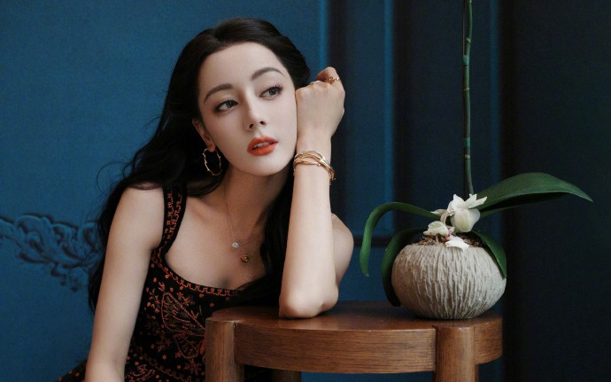 Địch Lệ Nhiệt Ba chỉ xếp thứ 5 trong danh sách những sao nữ có ảnh hưởng nhất tháng 3 năm 2024. 