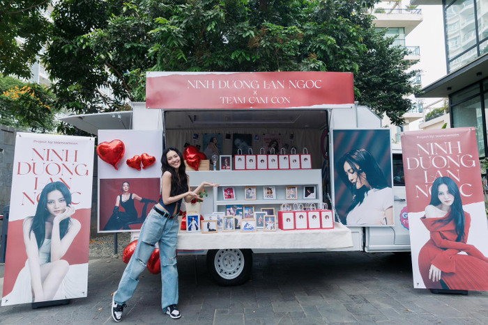 Ninh Dương Lan Ngọc luôn thể hiện sự trân trong, biết ơn người hâm mộ. Ảnh: FBNV