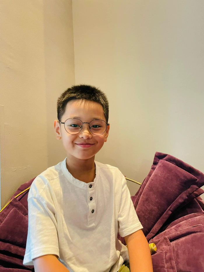 Bé Gia Huy nhà Trà My Idol ngày càng 'trổ mã' rõ rệt khi tròn 10 tuổi. Ảnh: FBNV