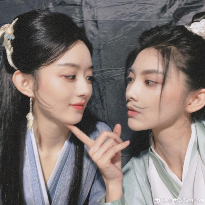 Triệu Lệ Dĩnh lộ clip ôm ấp thân mật một đàn em, soi ra mới thấy là nhân vật đặc biệt Ảnh 2