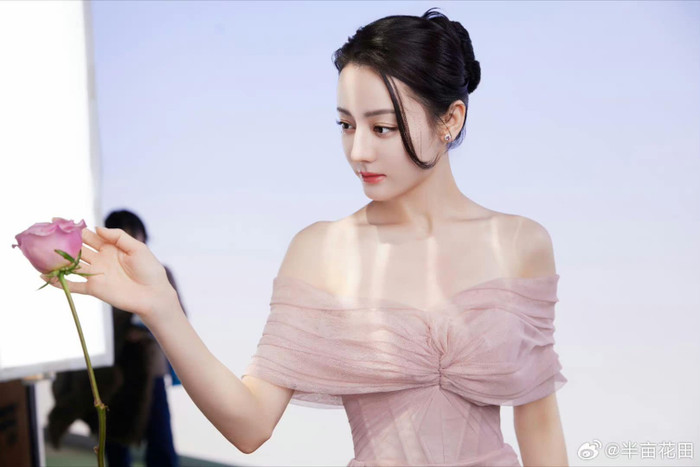 BXH sao nữ Hoa ngữ có sức ảnh hưởng nhất: Triệu Lệ Dĩnh bị đàn em áp đảo, Nhiệt Ba quá thấp Ảnh 1