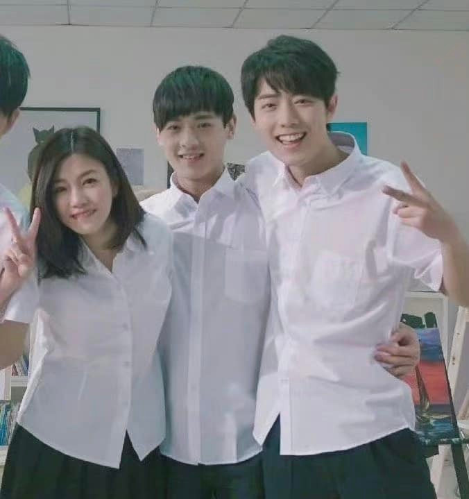 Ảnh cũ của Tiêu Chiến và đồng nghiệp gây bão trở lại, từ trái sang: Trần Nghiên Hy, Bạch Chú, Tiêu Chiến.