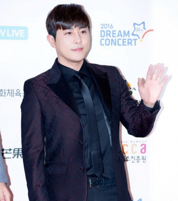 Yoonhyuk bị đề nghị mức án 10 năm tù giam vì tội lừa đảo 1,7 tỷ won (31,3 tỷ đồng)