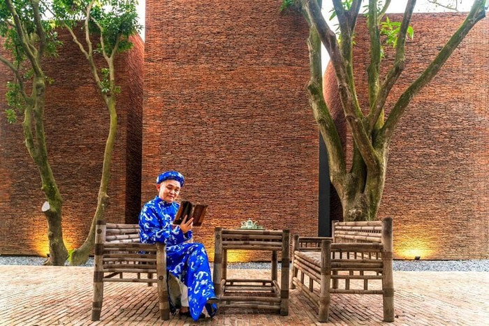 Căn biệt phủ ở ngoại thành Hà Nội của Xuân Hinh với thiết kế mang đậm nét đẹp truyền thống làng quê Bắc bộ