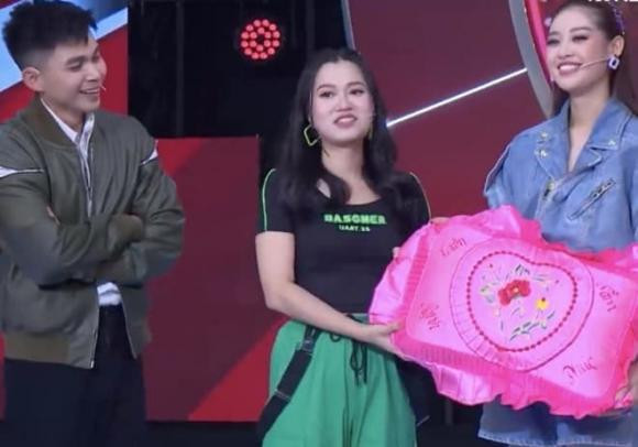 Khánh Vân úp mở chuyện chuẩn bị cưới chồng trong chương trình cô tham gia.