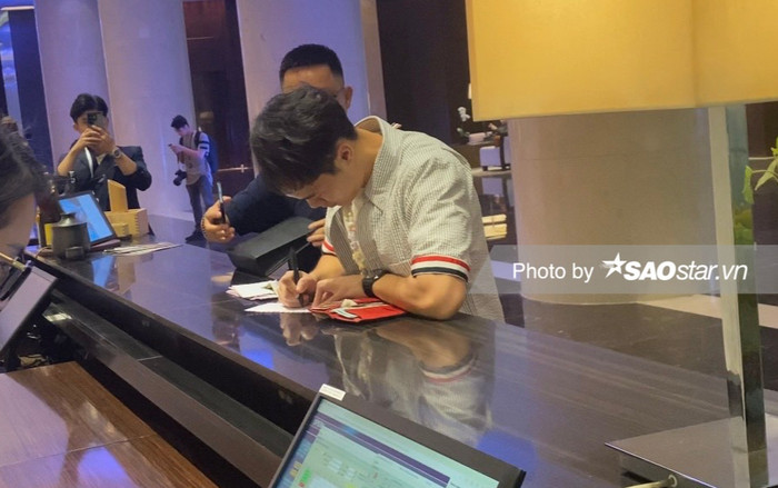 Hé lộ số tiền Văn Toàn mừng cưới Quang Hải Ảnh 2