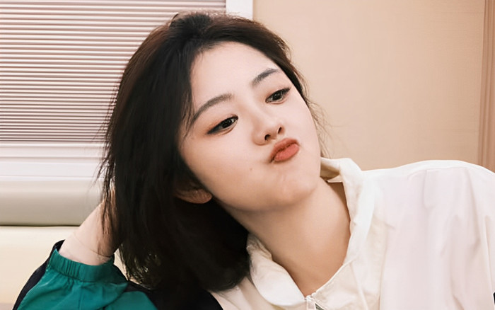 Đàm Tùng Vận đáp trả cực gắt khi bị chê không xứng để làm 'nữ thần thanh xuân' Ảnh 2