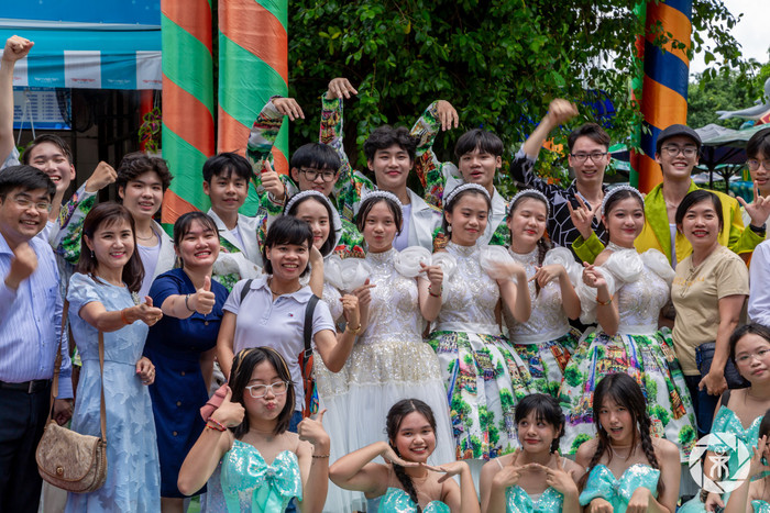 Học sinh TP.HCM vui đón hè - Ảnh: THPT chuyên Trần Đại Nghĩa