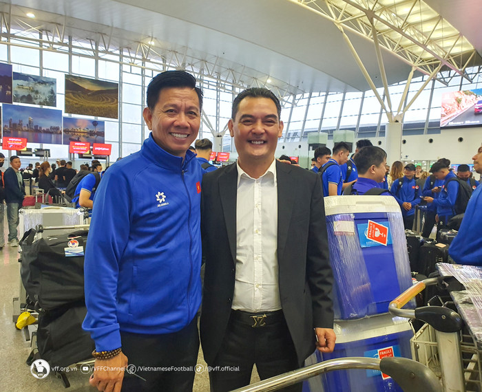 Ông Nguyễn Quốc Hội làm trưởng đoàn U23 Việt Nam. Ảnh: VFF