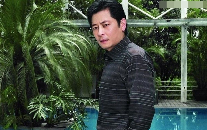 Nam ca sĩ nổi tiếng bị đồng nghiệp hạ độc đến mất giọng hát: Cuộc sống hiện tại ra sao? Ảnh 2