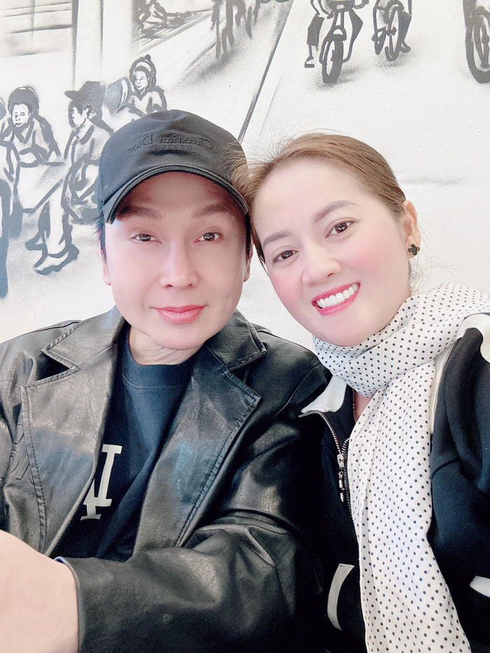 Con gái cố NS Vũ Linh trong chuyến lưu diễn tại Úc.